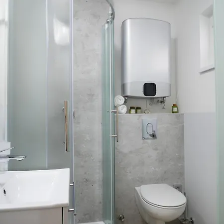 Infinity Roznov דירה *